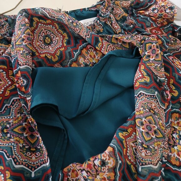 LOFT blouse - size small - dark green with gold, burgundy, white pattern - Picture 5 of 8